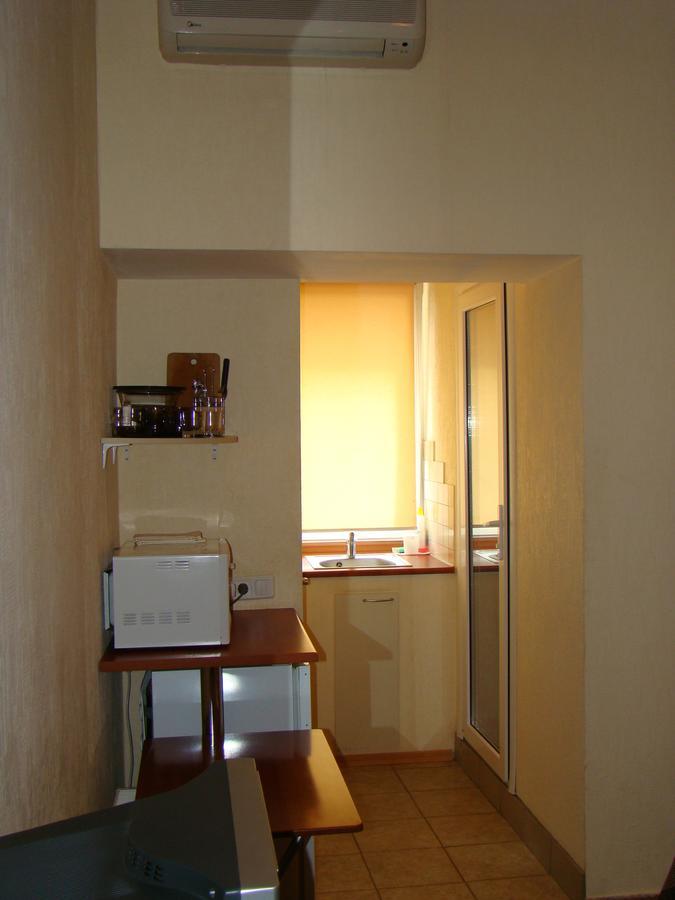 Mini-Hotel In Odessa Yard Exterior photo