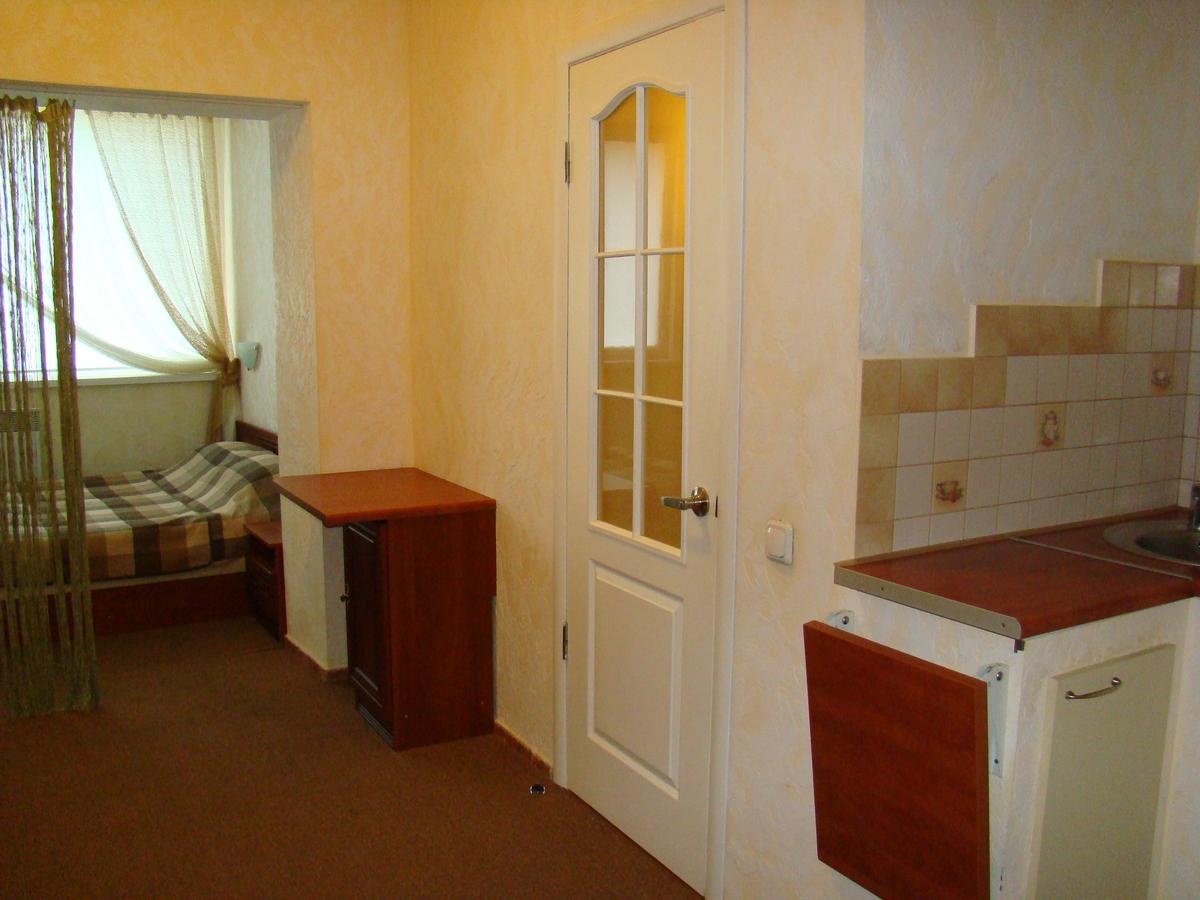 Mini-Hotel In Odessa Yard Exterior photo